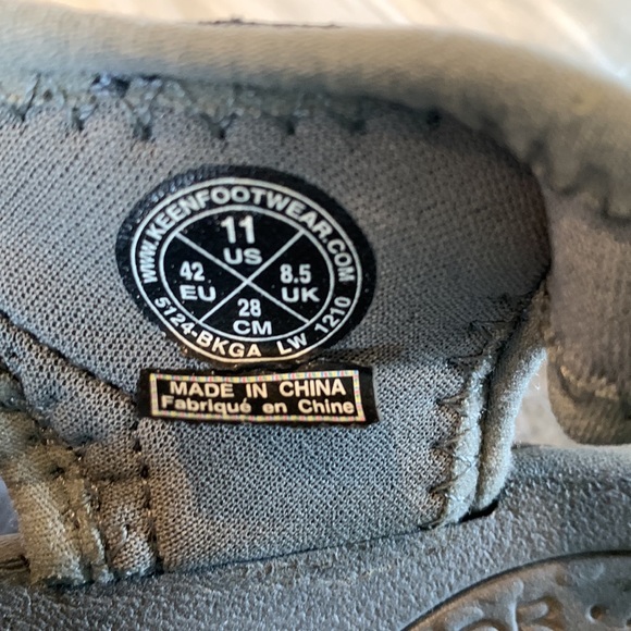 Keen Men Black Gray Anatomical Footbed Anti-Odor  Sandals 11 - Picture 9 of 11